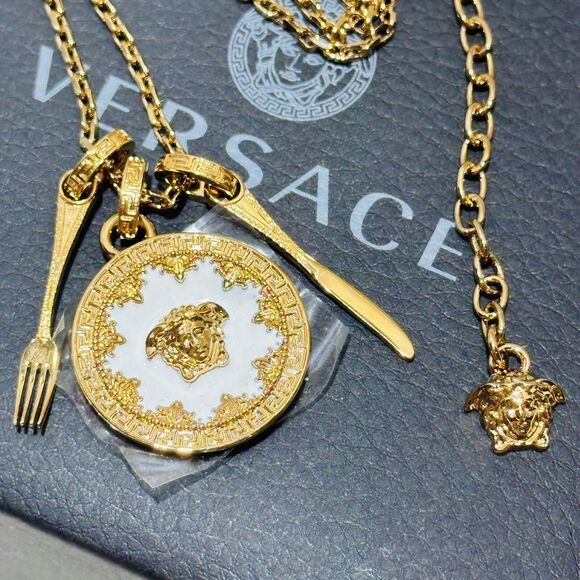 Versace Medusa Gold Miniature Plate Greca Engraved Pendant Necklace NWT $675 - Picture 11 of 14